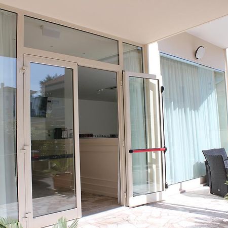 Hotel Marina Rimini Bagian luar foto