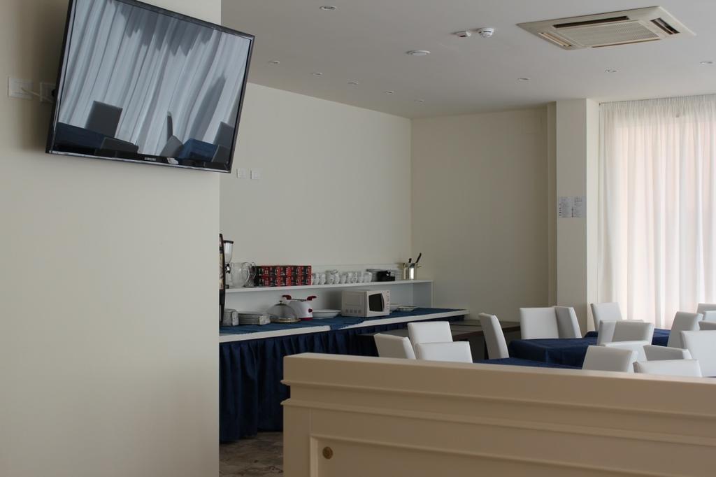 Hotel Marina Rimini Bagian luar foto
